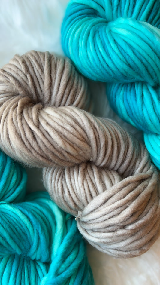 PRE-ORDER | Super Bulky - Dune (Tonal)