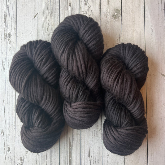 READY TO SHIP | Super Bulky - Noir